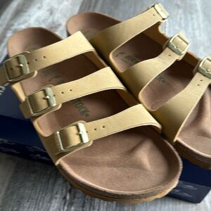 Birkenstock sandals NWT